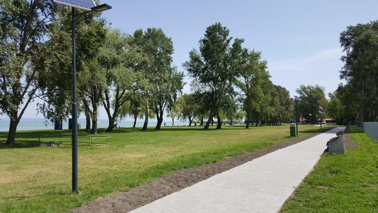 Lelle Resort Cb34 Balatonlelle Exterior foto
